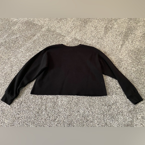 Cozy Cropped “Fizz The Season” sweater - Picture 3 of 3